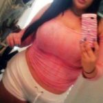 Jeune fille voulant se prendre une bite dans le cul à Nancy